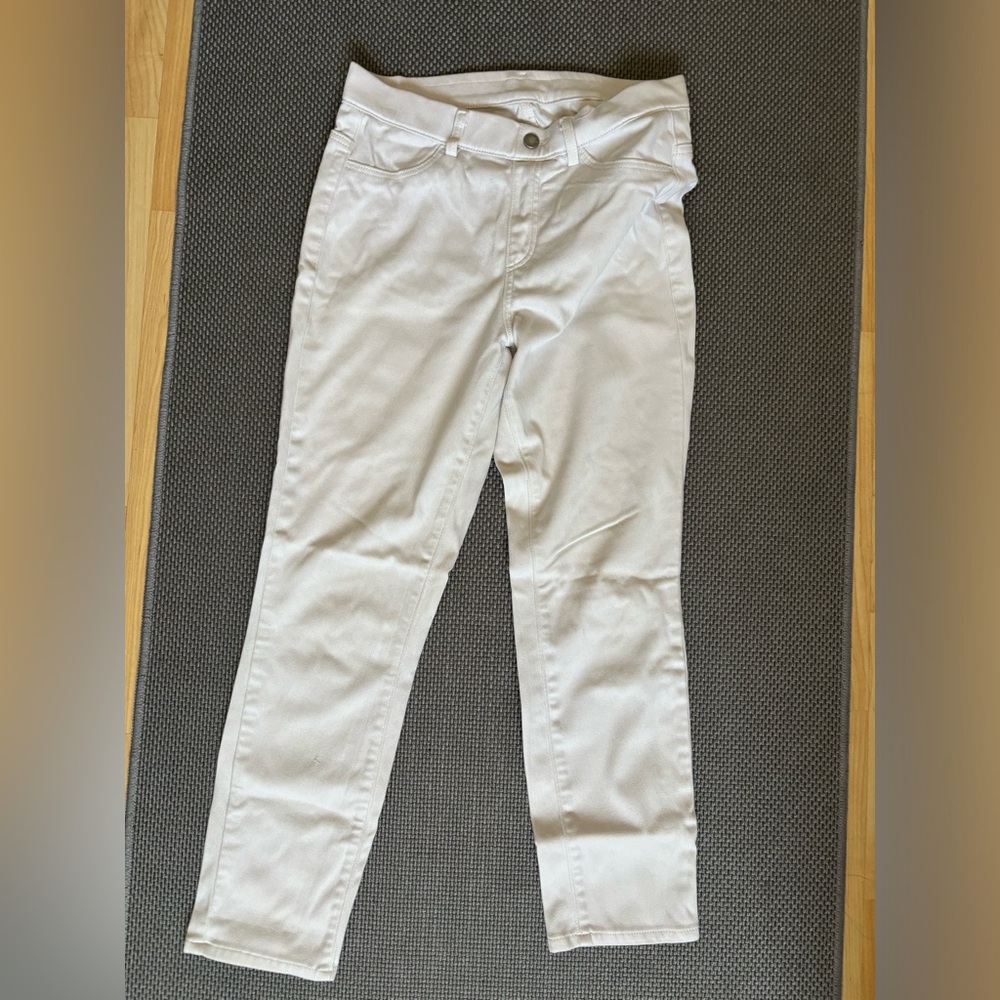 White Uniqlo stretch pants